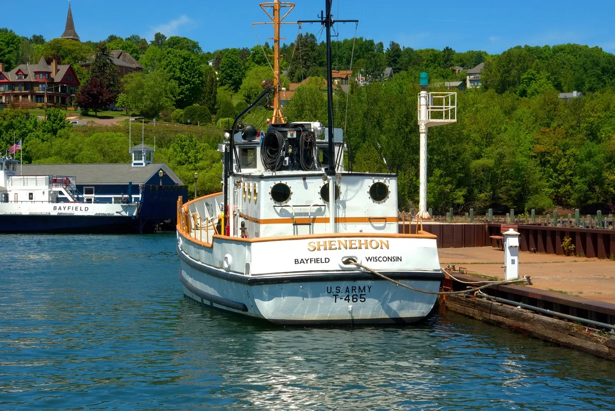 A Boater's Guide to Finding Overnight Dockage on the Great Lakes